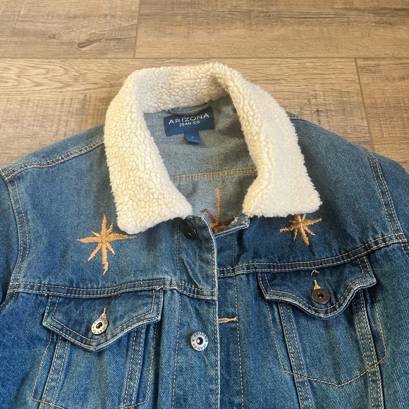 Upcycled Handembroidered Carnivorous Plant Jean Jacket - Picture 4 of 4